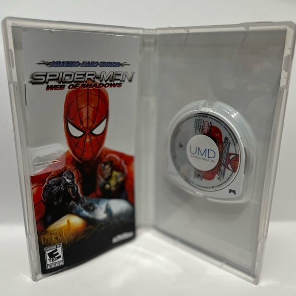 Spider-Man: Web of Shadows - Sony PSP (Pre-Owned) - Picture 3 of 3